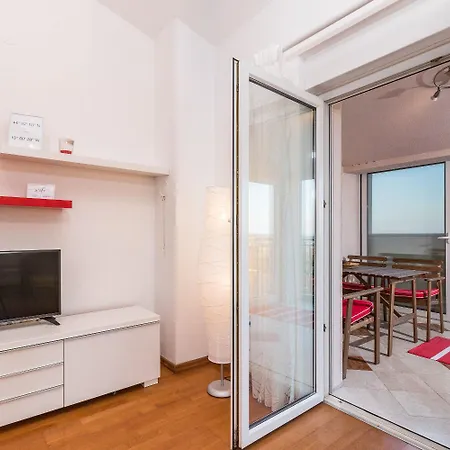 Apartment Robi 1 - Sea View Liznjan