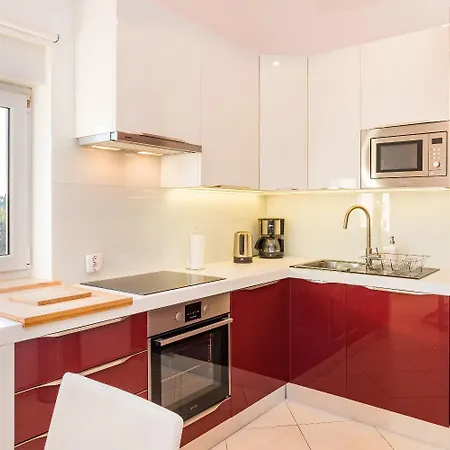 Robi 1 - Sea View Apartment Liznjan